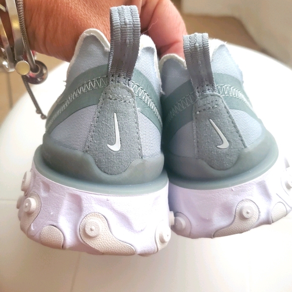 Sneakers - Picture 6 of 8